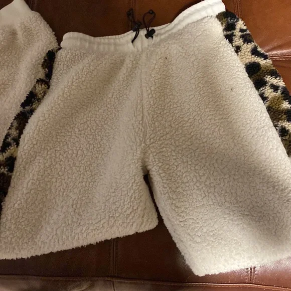 Size medium fashion nova teddy bear jogging suit - Picture 5 of 7